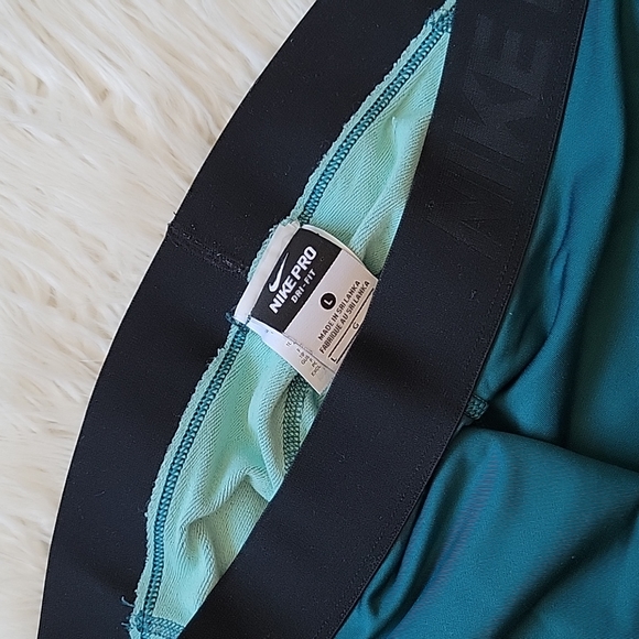 Nike Leggings - Picture 3 of 3